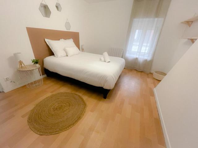 La Pomme D'Or Apartment Calais Exterior photo